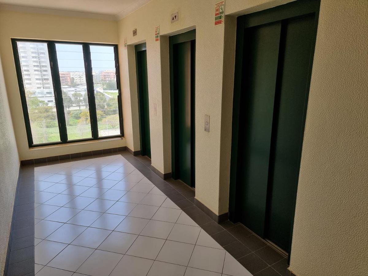 Apartamento Encantador Com Piscina Aquecida Портиман Екстериор снимка