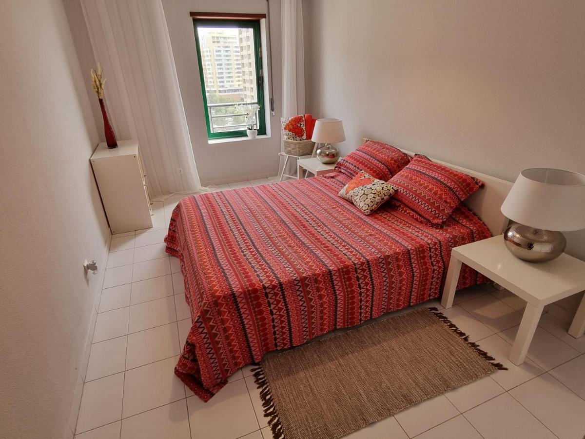 Apartamento Encantador Com Piscina Aquecida Портиман Екстериор снимка